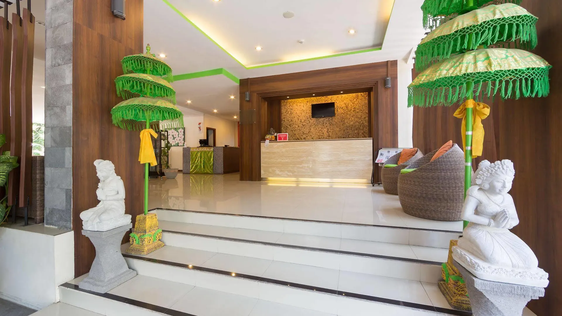 Zen Rooms Kuta Tuban Suites 3*,  Indonesien